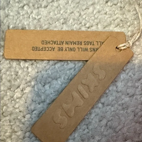 NWT Skims M limited edition ultra pink bralette - Picture 2 of 4